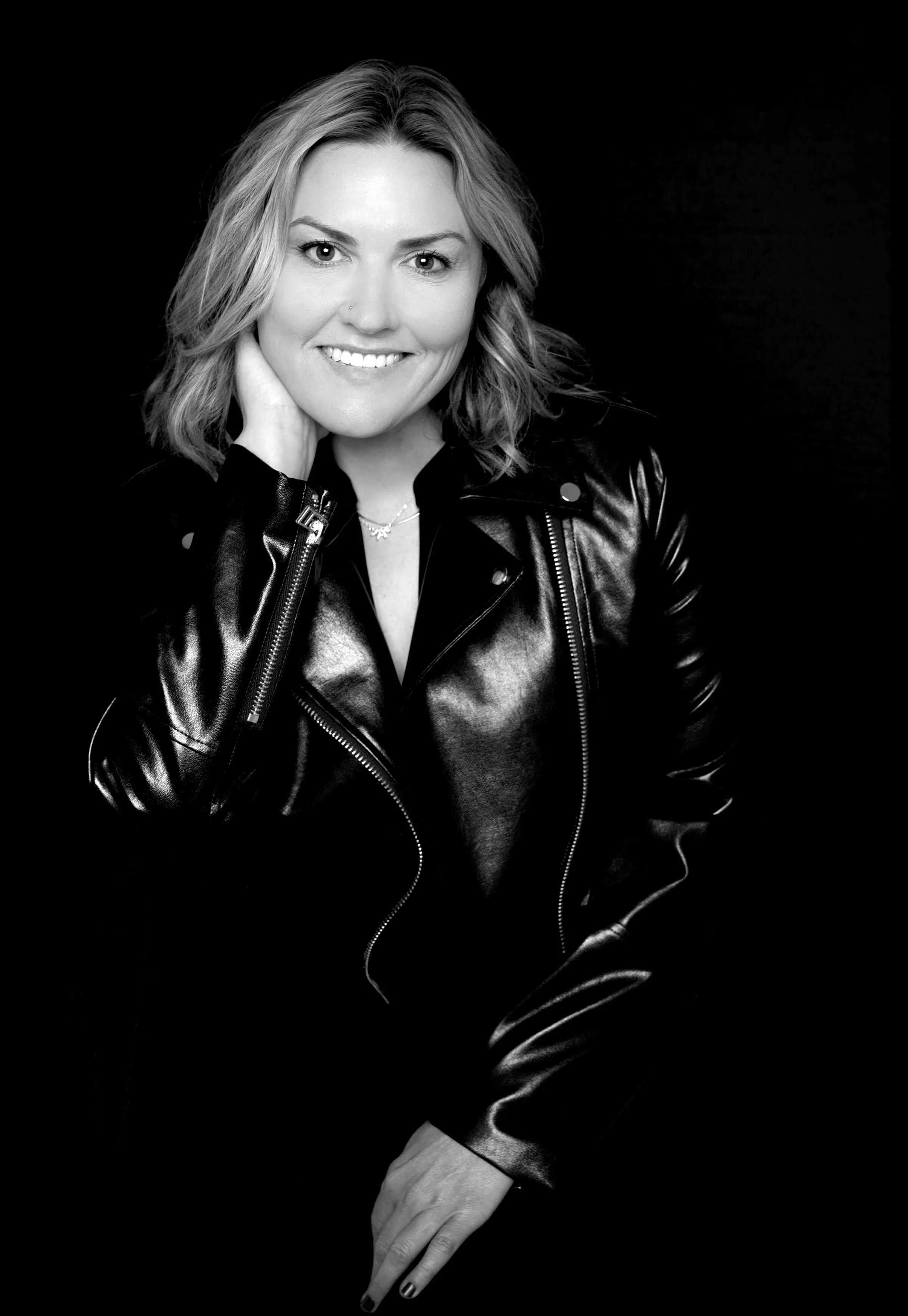 Kristine B&W-1K2A3114 copy 4.jpg