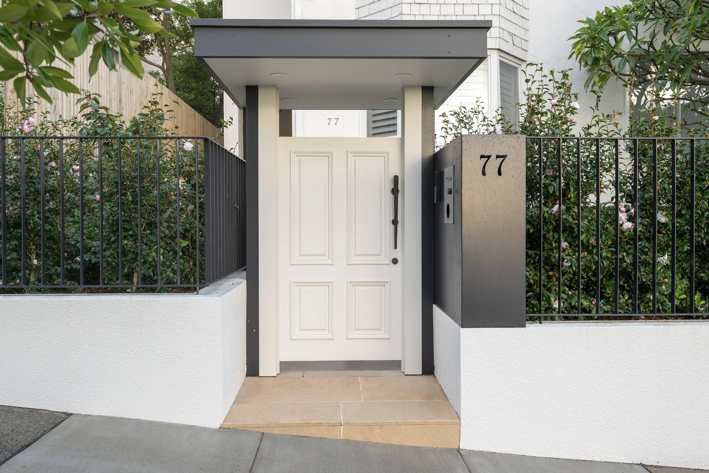 LANDSCAPE HOUSE BELLEVUE HILL PROPERTY