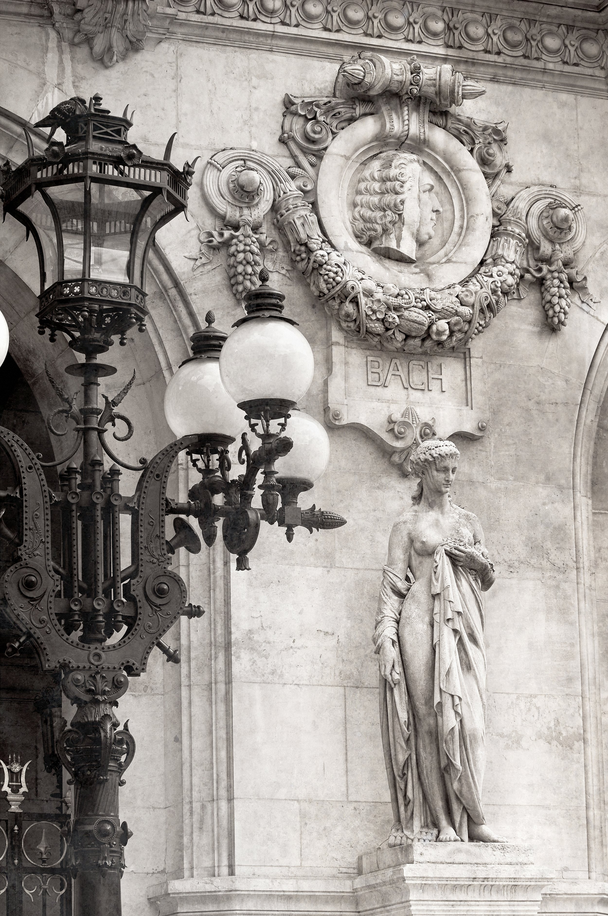 Paris-101a.jpg