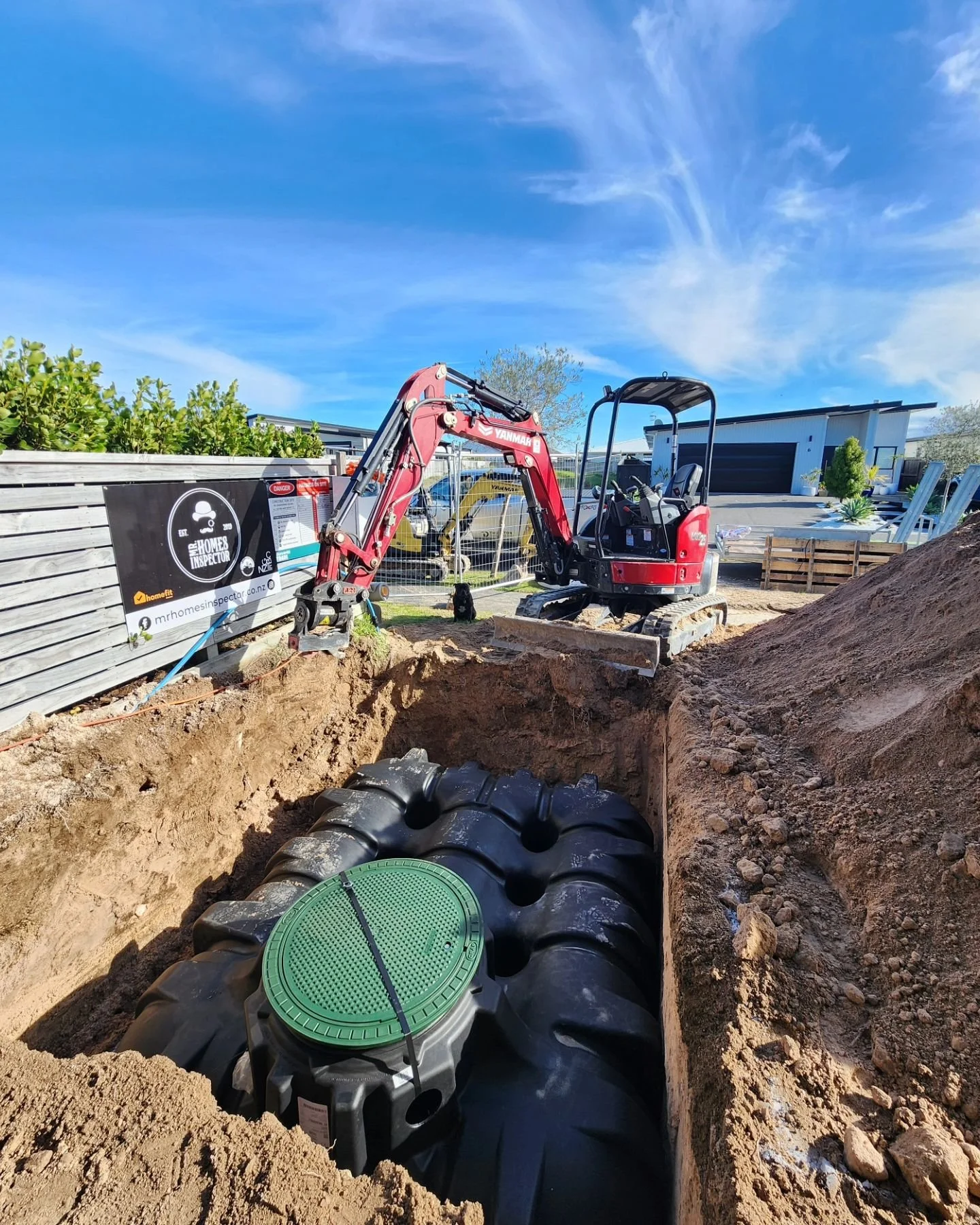 Used all available space for this stormwater system, 6x 1200 diameter soakholes and 3000 Litres of rainwater storage! A smart option by the client to future proof 🌧 ♻️