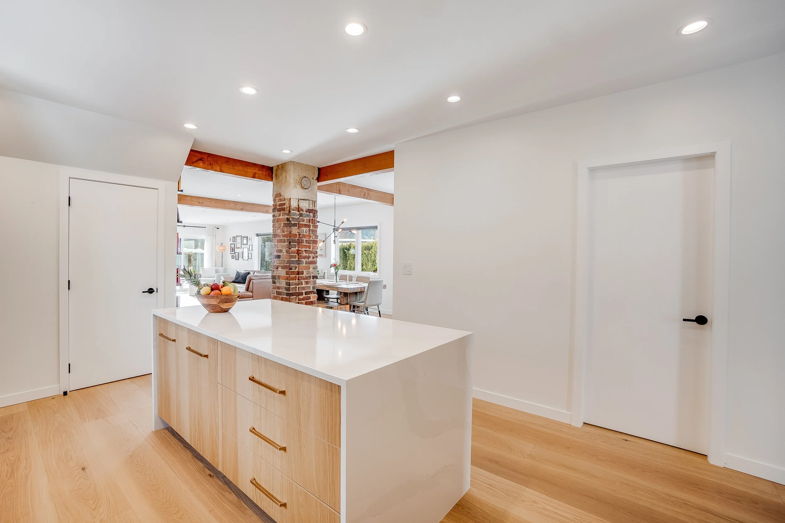 kitchen island - modern home renovation