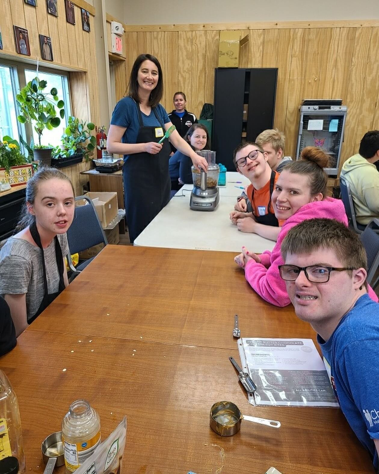 Our last class with the local high school transition programs until school starts again in the fall. We 💓 cooking with these groups and feel really grateful to have made these connections this school year. 

Thank you to @jccrainbow and @melschariti