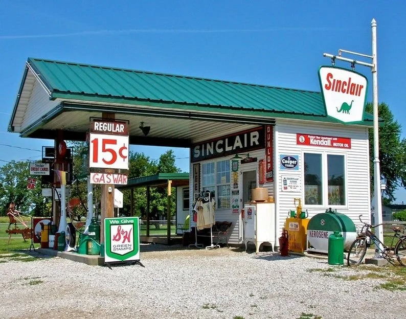 Vintage SINCLAIR Gas Station Photo.jpeg