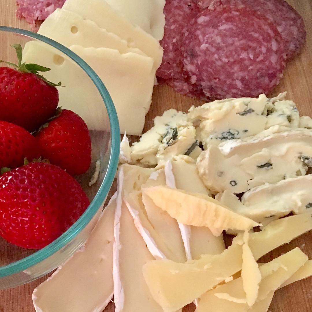 CheeseSalamiStrawberries.jpg