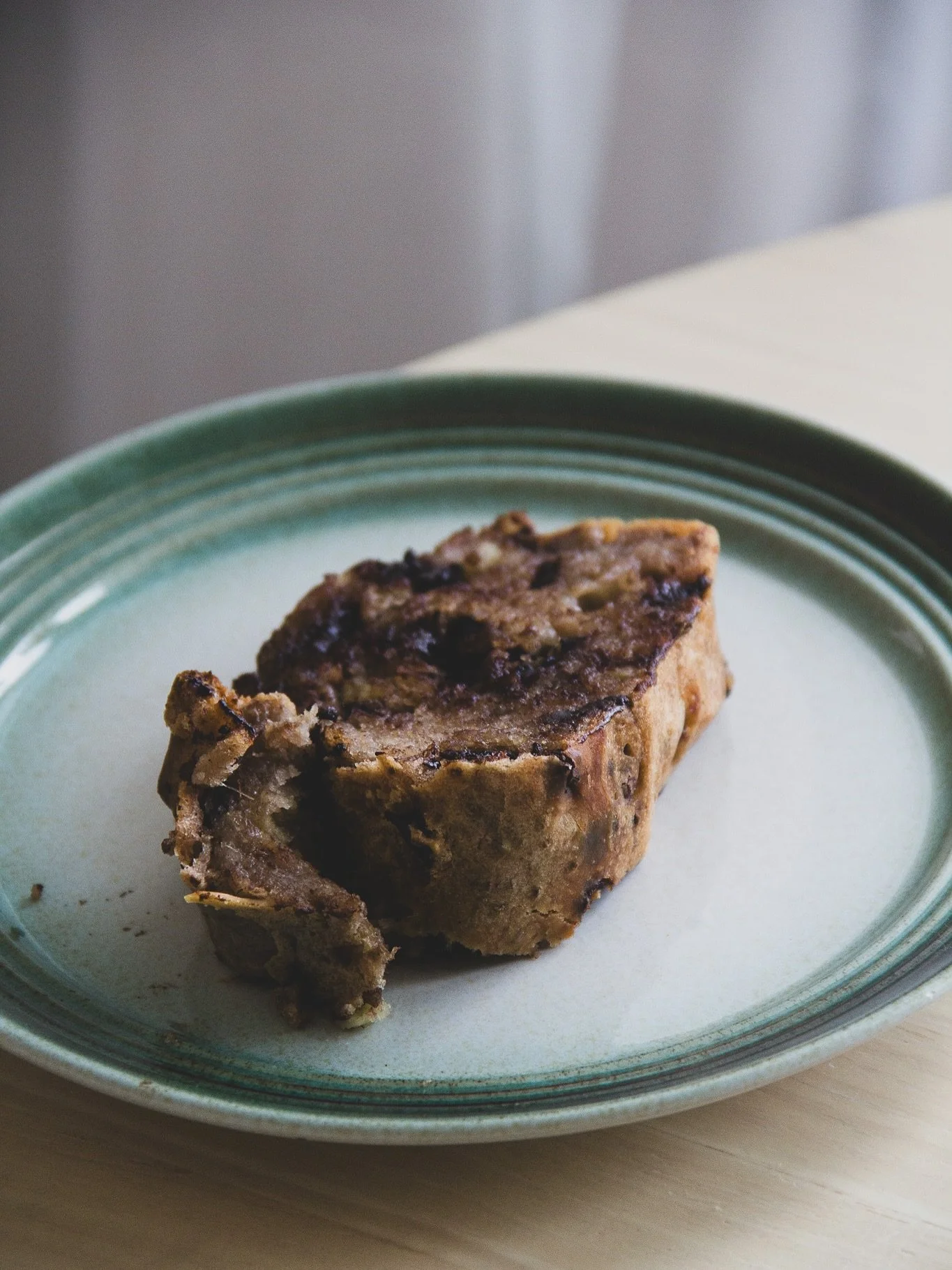 Unser Bananenbrot ist leicht und schnell gemacht! 🙌🏻🍌

Kleiner Tipp: warm genie&szlig;en mit einer Prise Salz oben drauf 😋

Das Rezept findet ihr in unserem Backbuch - erh&auml;ltlich auf unserer Website, bei Amazon und Thalia! ☀️