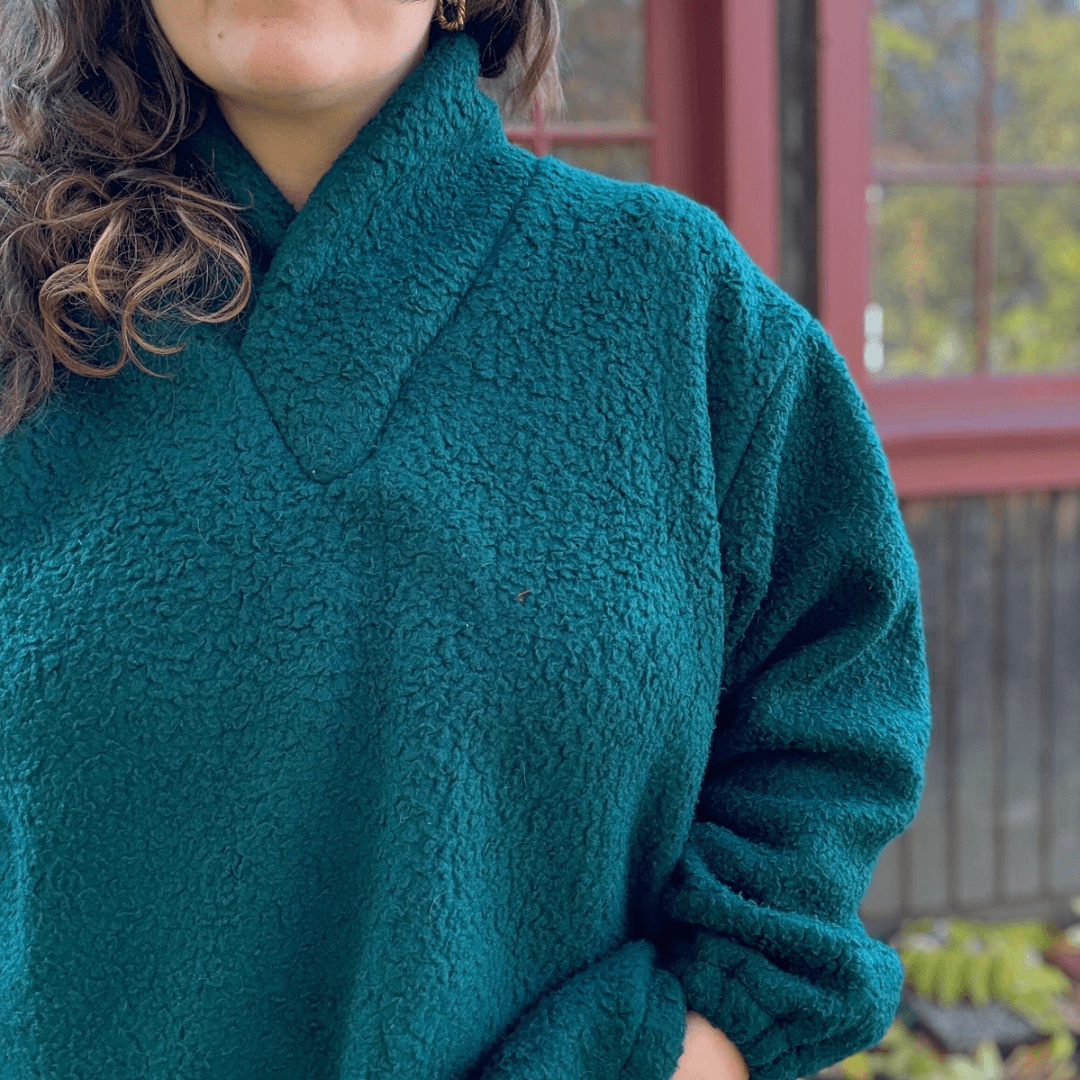 Green Sherpa sweater - 3.png