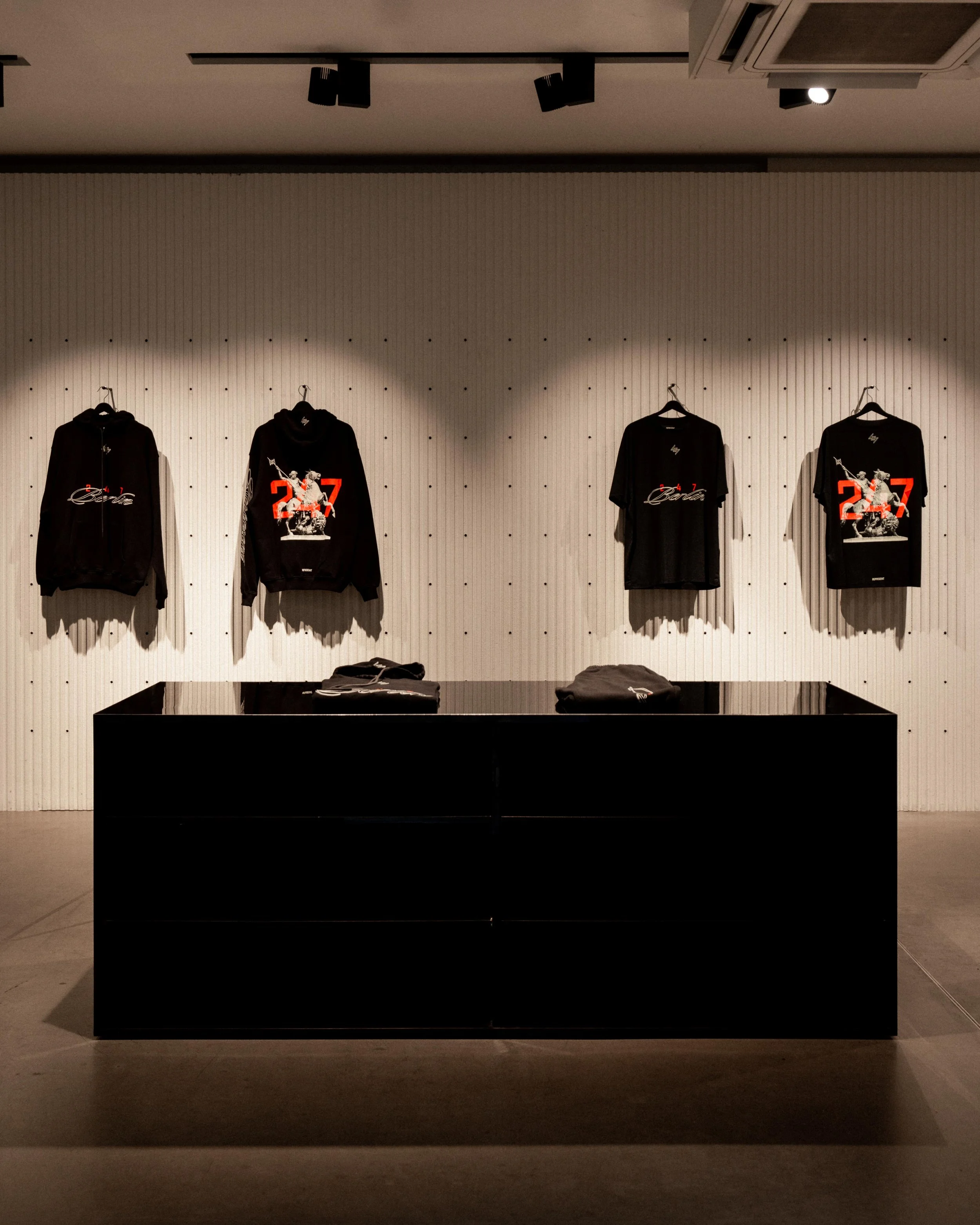 REPRESENT CLO - BERLIN MARATHON POPUP STORE — Scratch Creative LDN