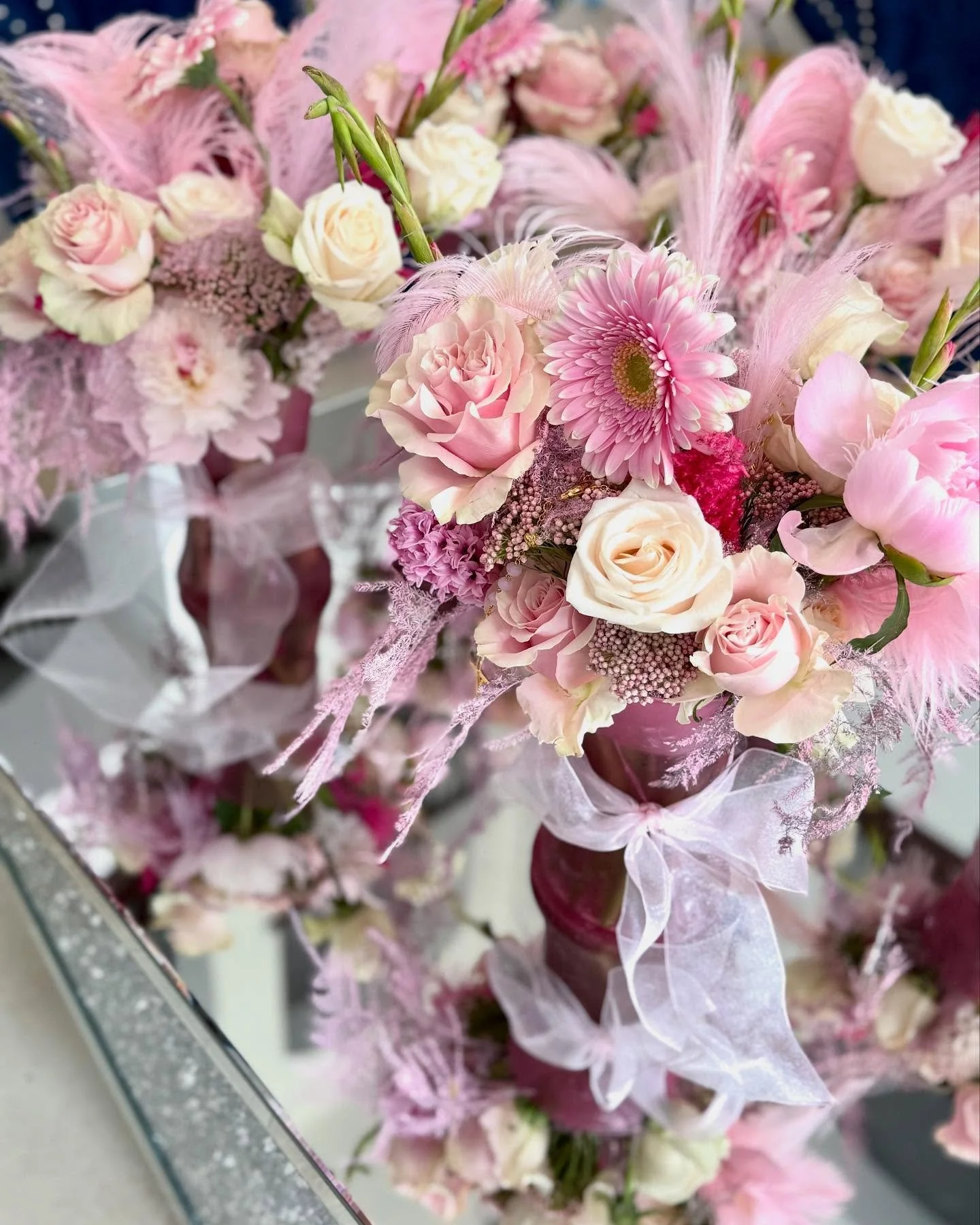 God bless Brooklyn and Cali on their first Holy Communion 🙏🏻🌸! Two girly girls after my own heart with this pink theme💕