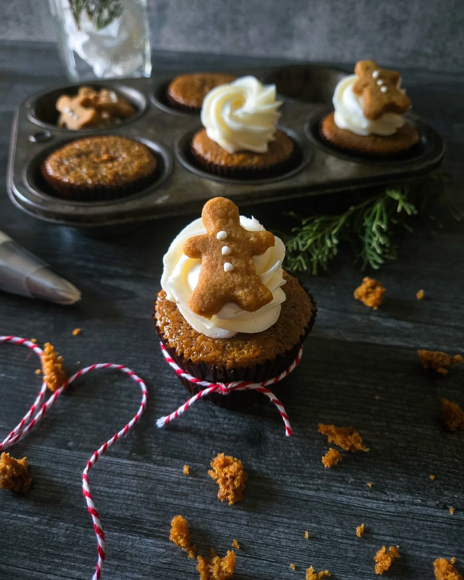 We would love to help you with all your holiday party needs this Christmas season! We are also accepting orders for Christmas eve/day 🌲 As a reminder, our seasonal flavors are available for order in quantities of 6, in case 12 might be a few too man