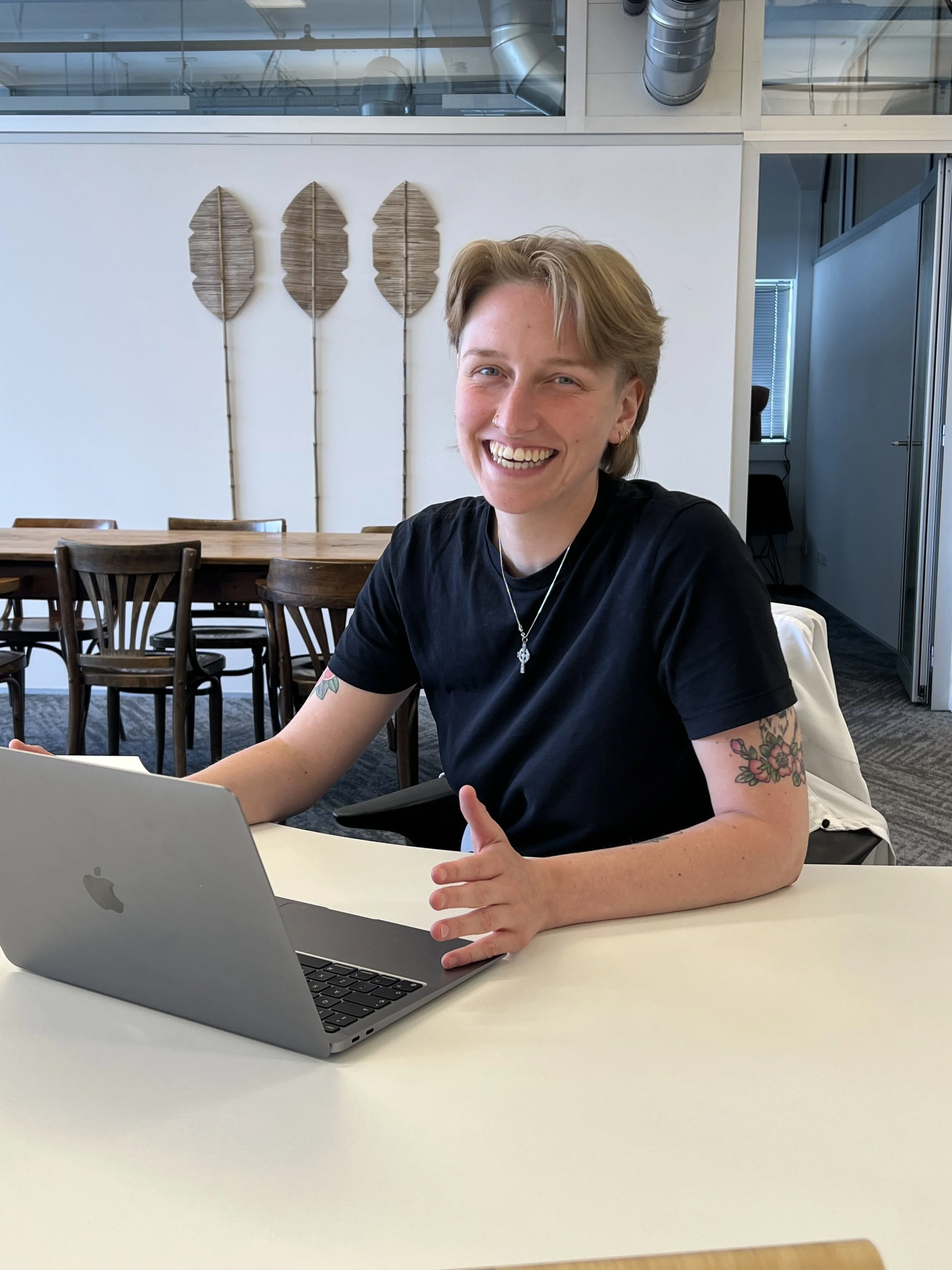 Peoples proudly presents;   Tintin Joris!