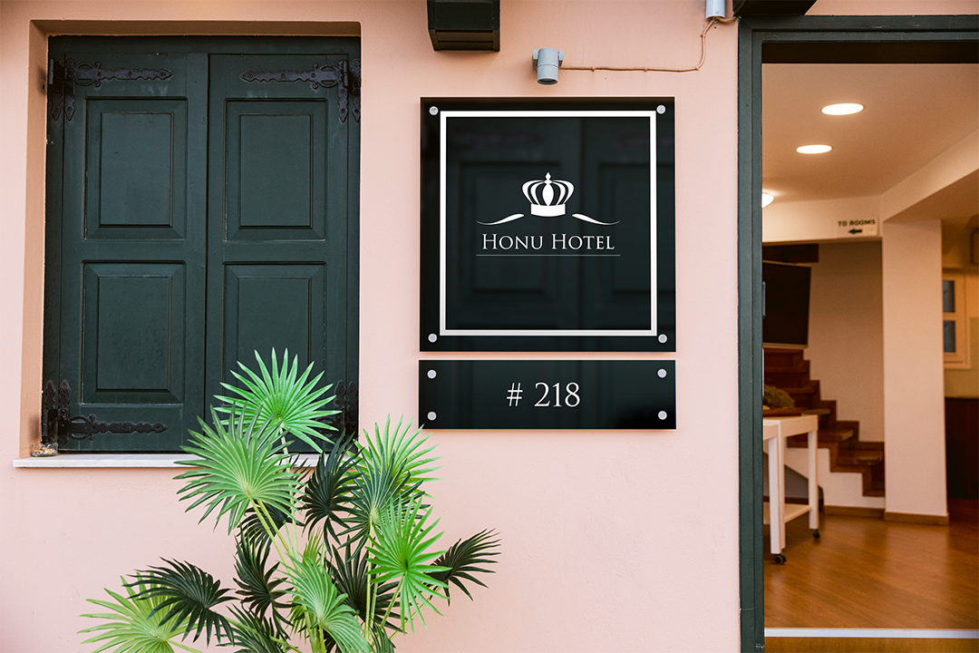 HonuHotel_Sign_SmallCopy.png