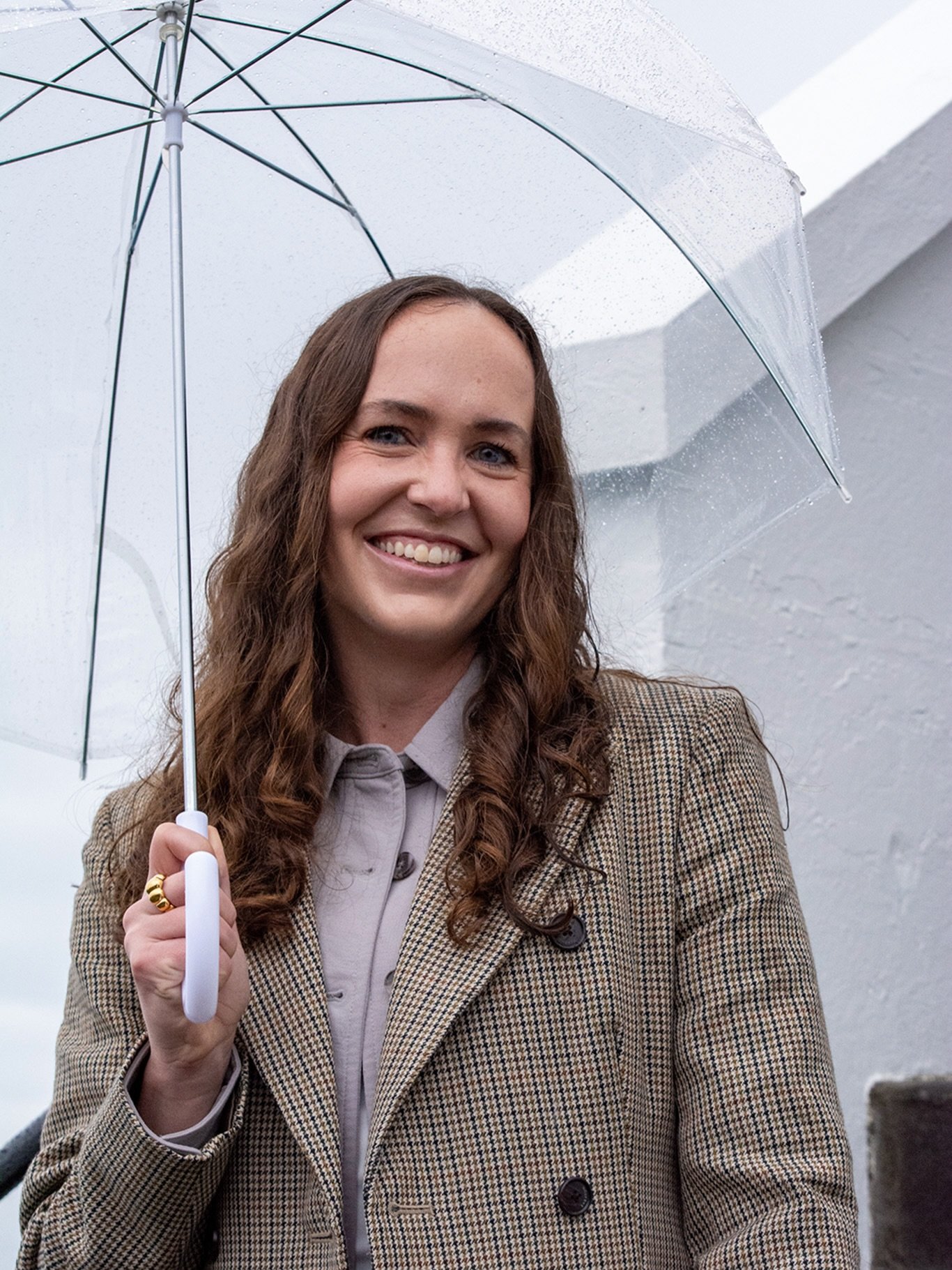 The rain couldn&rsquo;t stop us! ☔️📸

I had a blast this weekend photographing my friend @ellenpennock in Victoria. Ellen reached out to me to update her LinkedIn photo. We decided to embrace the rainy west coast weather and include a clear umbrella