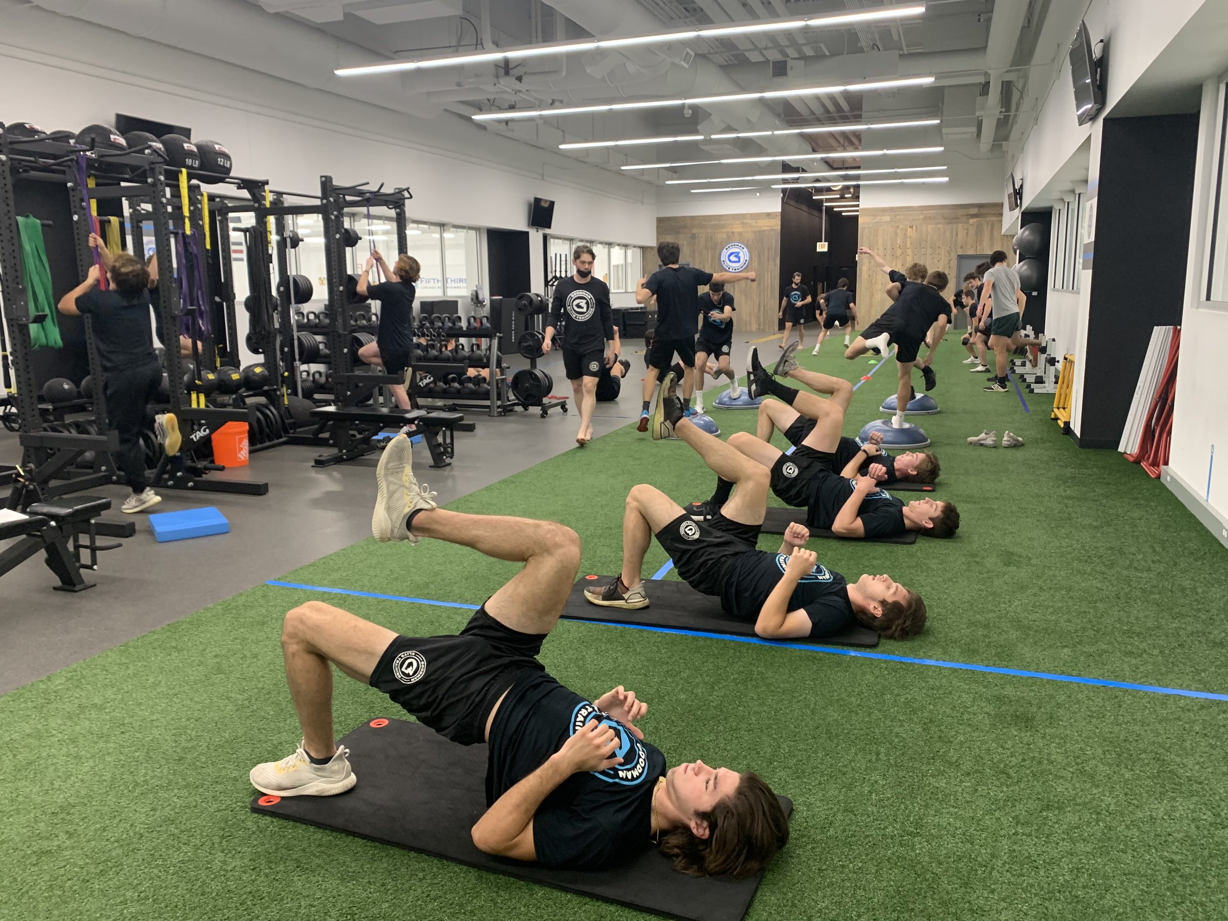 Jonathan Toews & Alex DeBrincat behind the scenes gym footage with their  Trainer Paul Goodman 