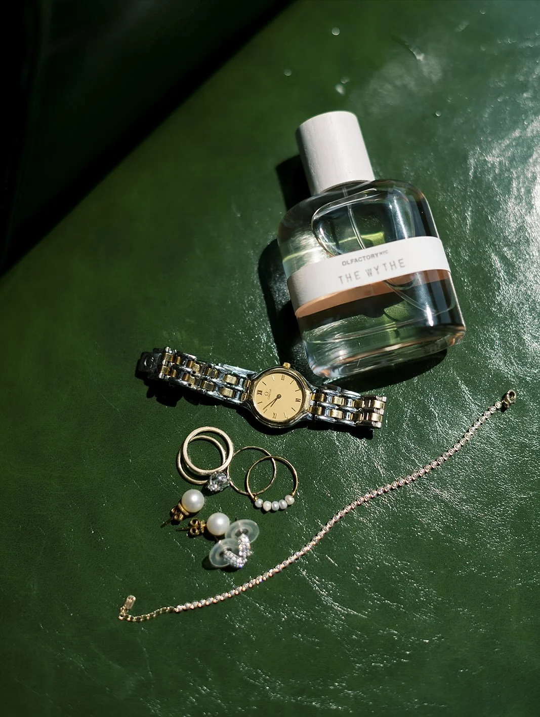Susan getting ready&hellip; 💚 
I love documenting all the special little items that my brides have chosen for their wedding day. I know so much thought and consideration goes into every decision, and I want to always be sure I&rsquo;m supporting the