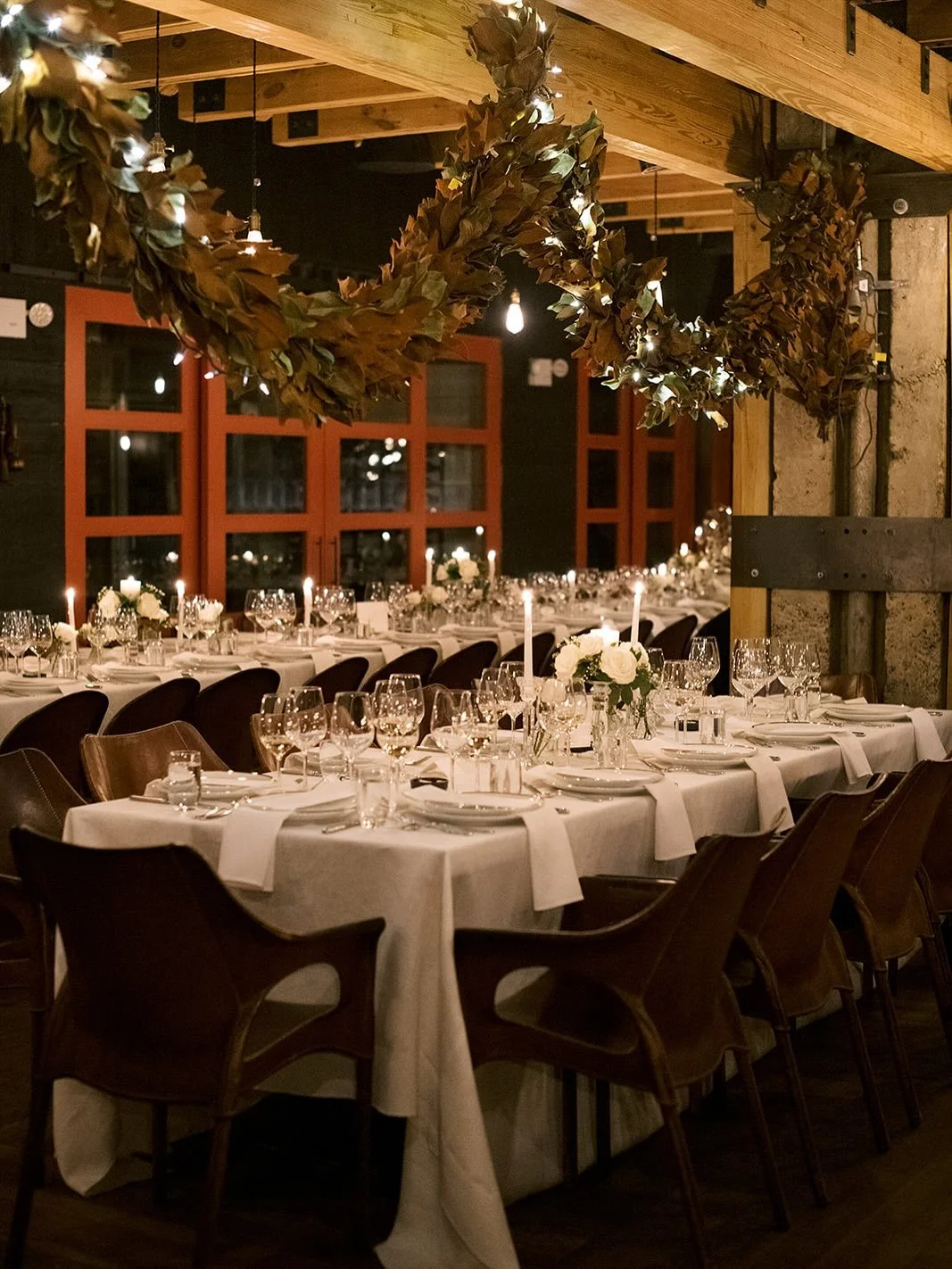 With the holiday season approaching I&rsquo;m already starting to think about how I want to decorate&hellip; Winter whites? Wreath garlands around the house? Red accents? Elegant, understated, and installed by Thanksgiving? I&rsquo;m thinking all of 