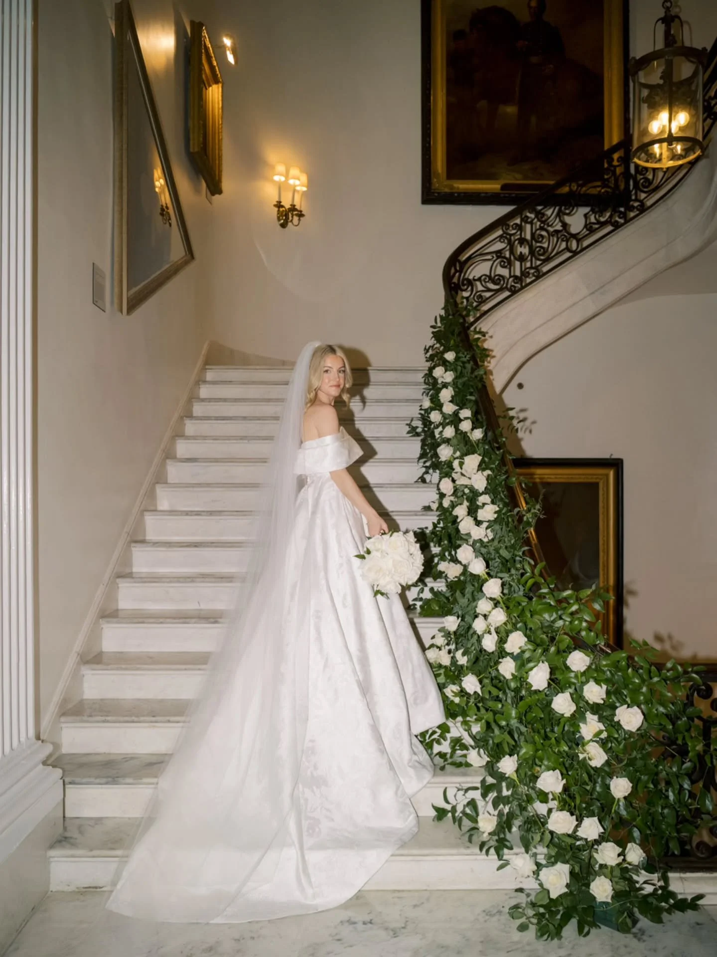 When a venue holds so much history, like the Union League of Philadelphia @theunionleague , it feels right to honor that with a classic bridal portraits. A snapshot that will last a lifetime and longer.

I had an amazing time celebrating you @catetiz