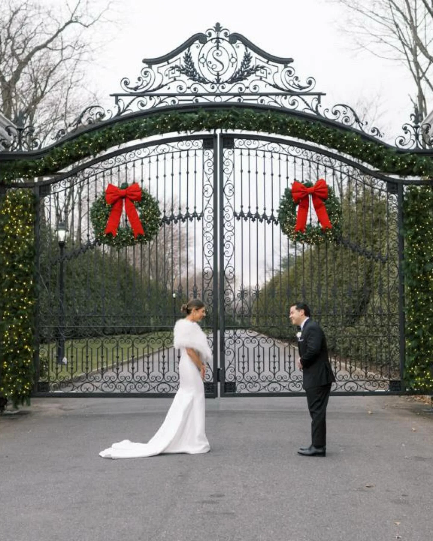What a wonderful way to end this incredible wedding season- the day after Christmas I joined in the celebration of Sydney &amp; Tanner. It was a luxurious black tie affair, filled with holiday charm. Congratulations, you two! I know you&rsquo;ll be c