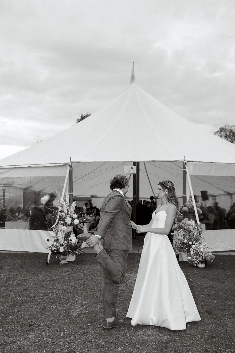 2025.41-Scribner'sLodge-CatskillsWedding-OliviaChristinaPhoto-12.jpg