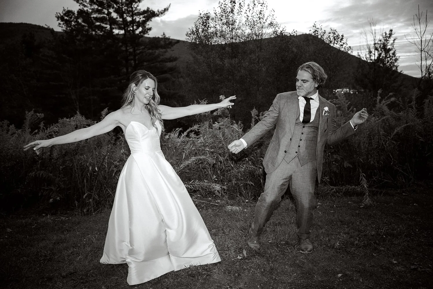 2025.41-Scribner'sLodge-CatskillsWedding-OliviaChristinaPhoto-18.jpg