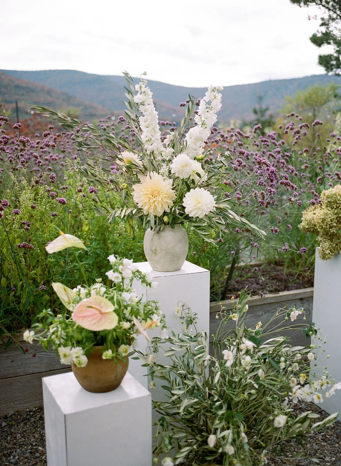 2025.41-Scribner'sLodge-CatskillsWedding-OliviaChristinaPhoto-31.jpg