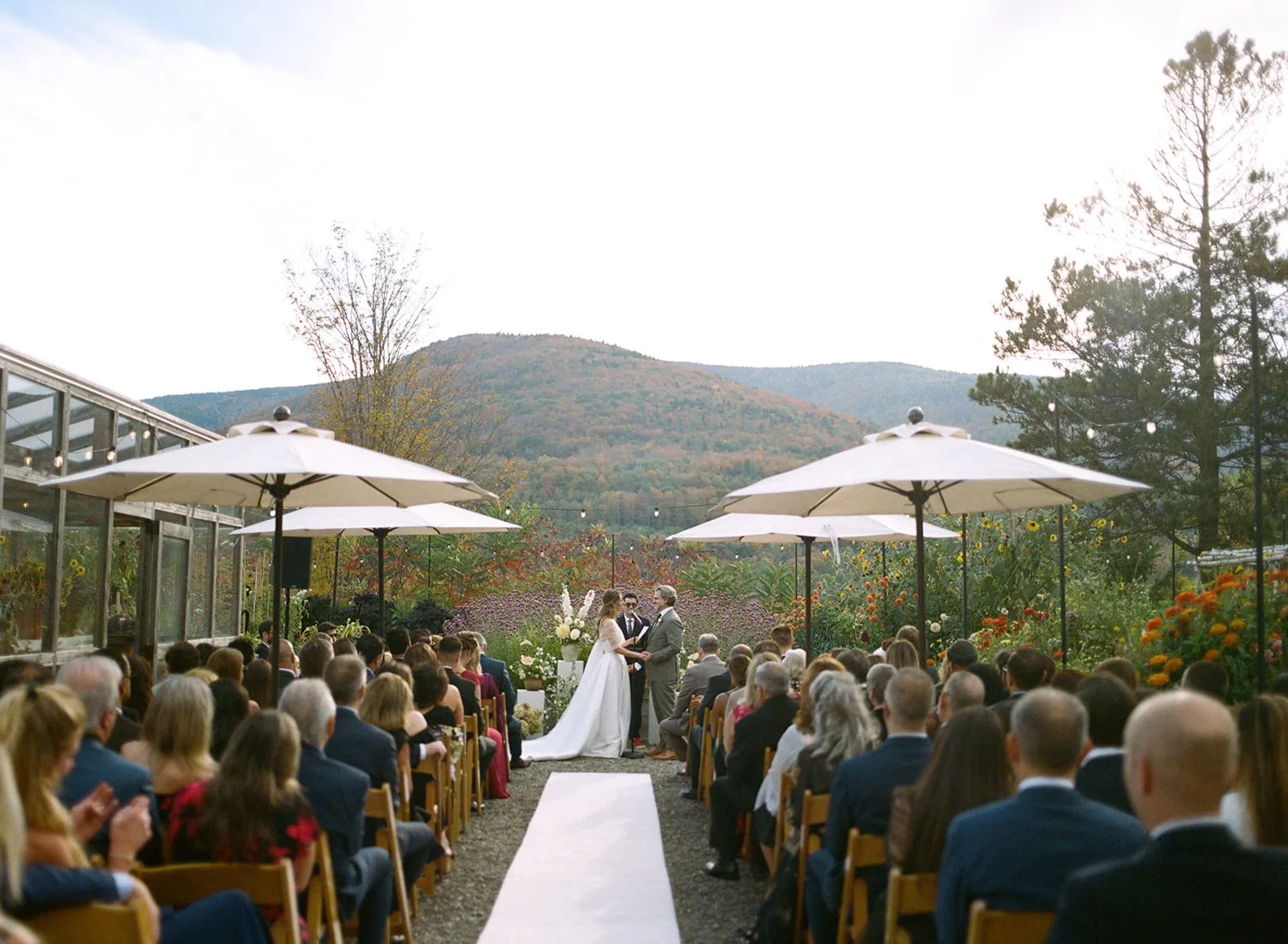 2025.41-Scribner'sLodge-CatskillsWedding-OliviaChristinaPhoto-33.jpg