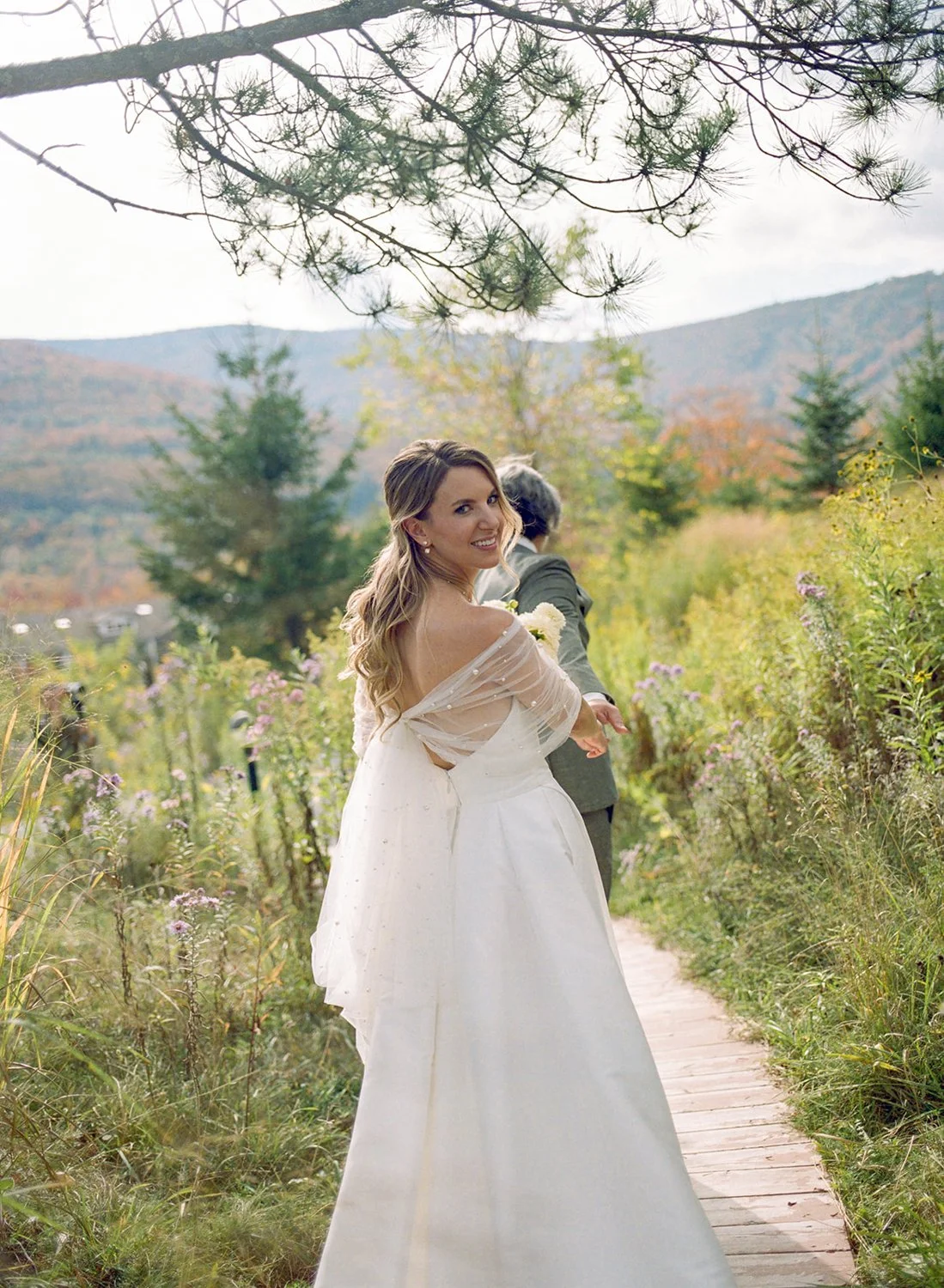 2025.41-Scribner'sLodge-CatskillsWedding-OliviaChristinaPhoto-40.jpg