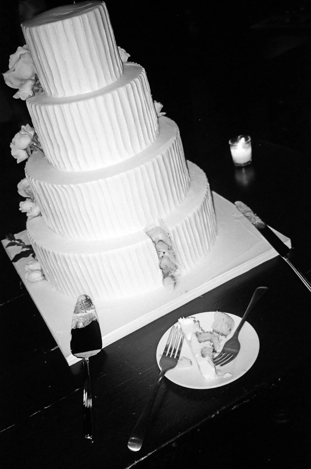 2026.12-HotelDuVillageWedding-GinaJeff-OCP-1136.jpg