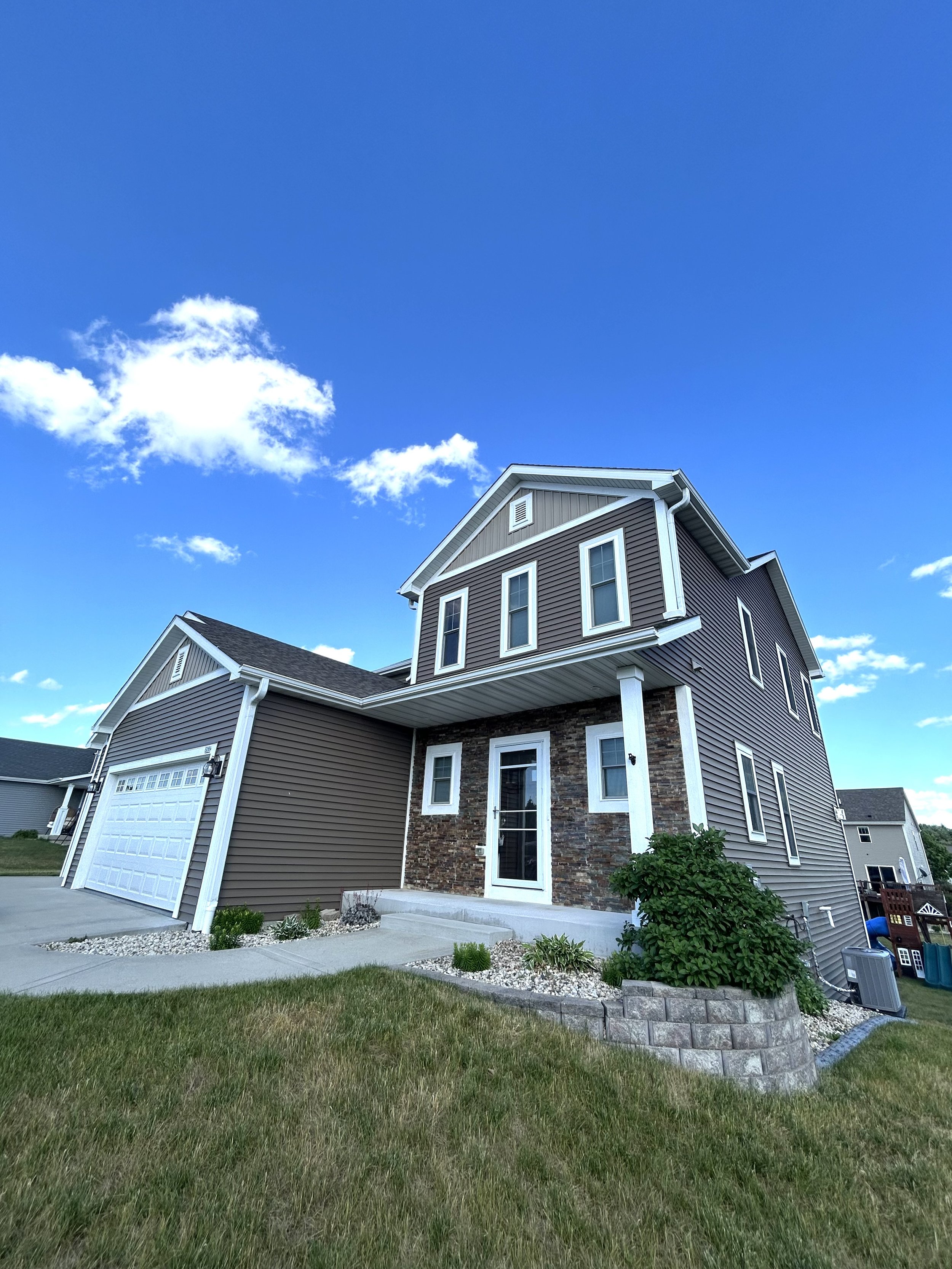 526 Spur Rd, Slinger WI 53086