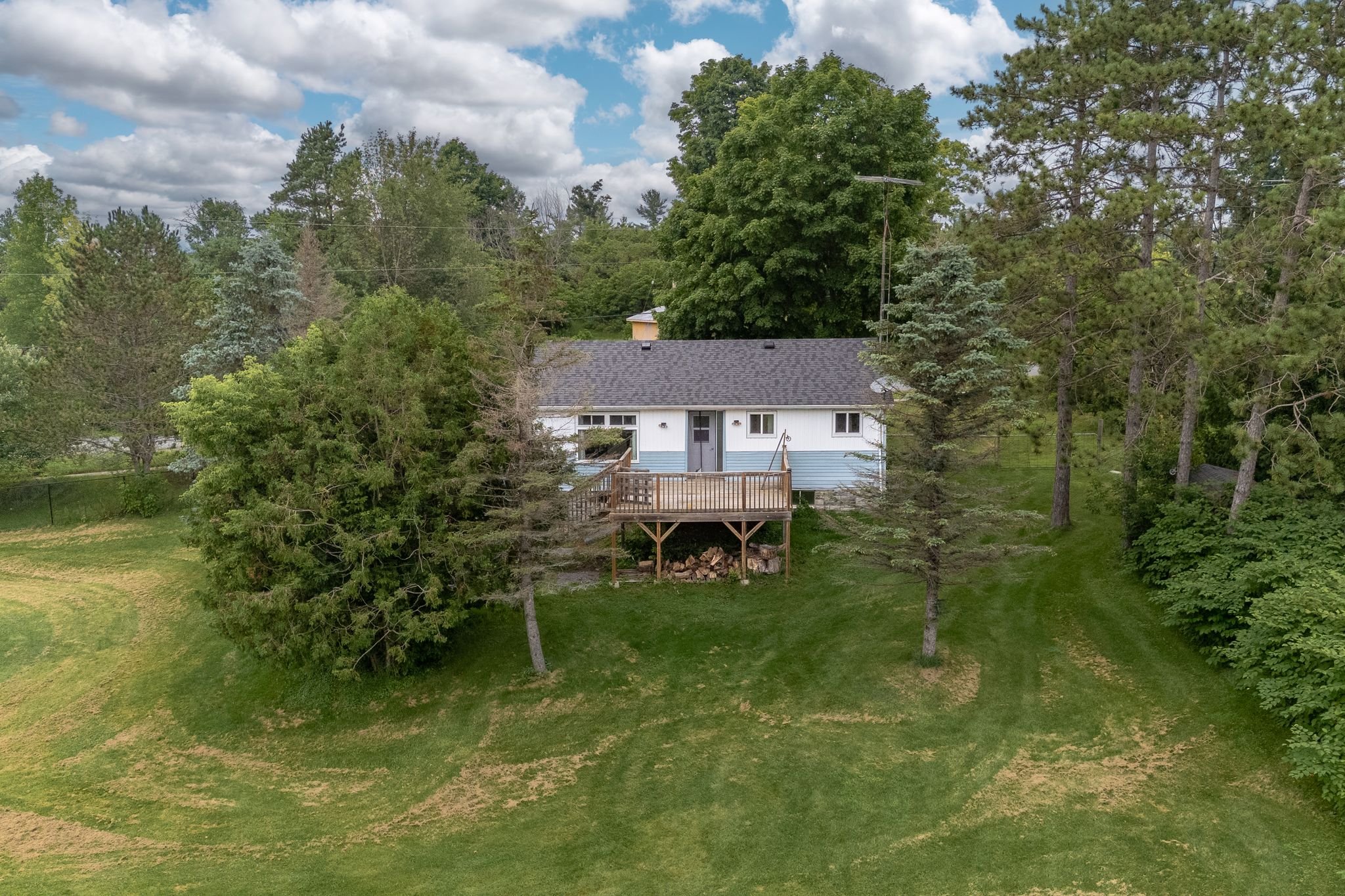 11-96 Hungerford St Tweed, ON.jpg