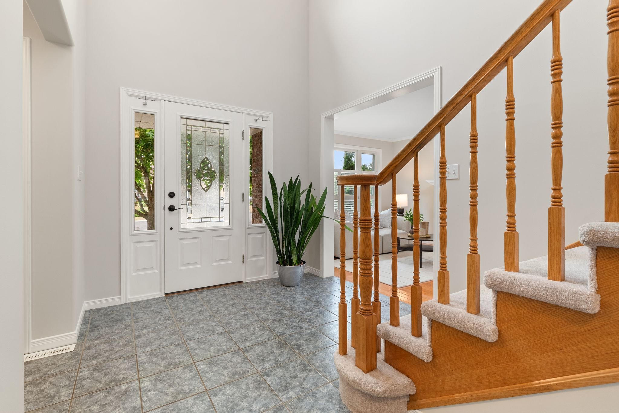 6-8 Linden Ln Belleville, ON.jpg