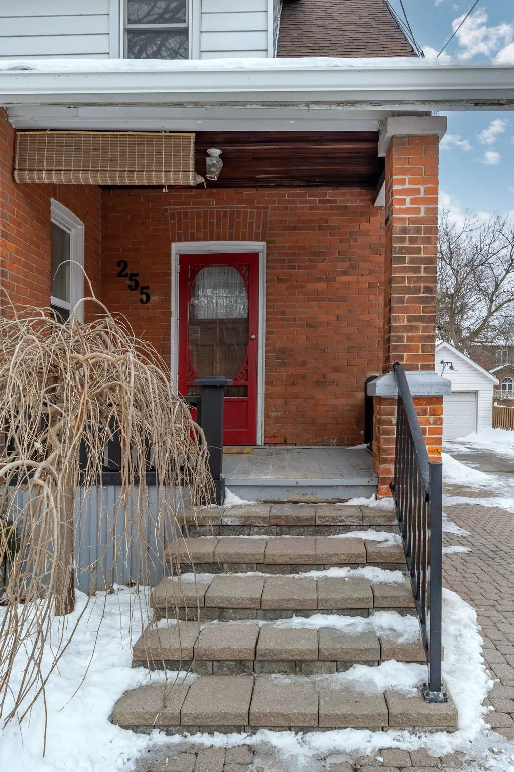 6-255 Charles St Belleville, ON.jpg