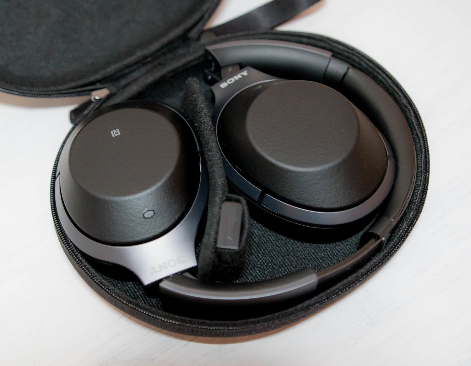 Sony WH1000XM2 Review -Noise Cancelling Heaphones Better than Bose ...
