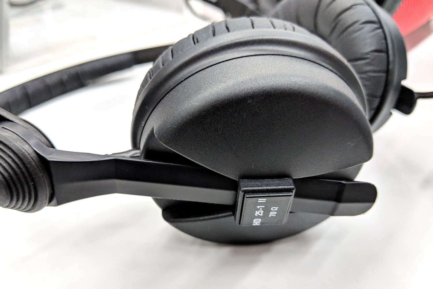 fluir Semicírculo Leer Sennheiser HD25-1 ii Review — Audiophile ON