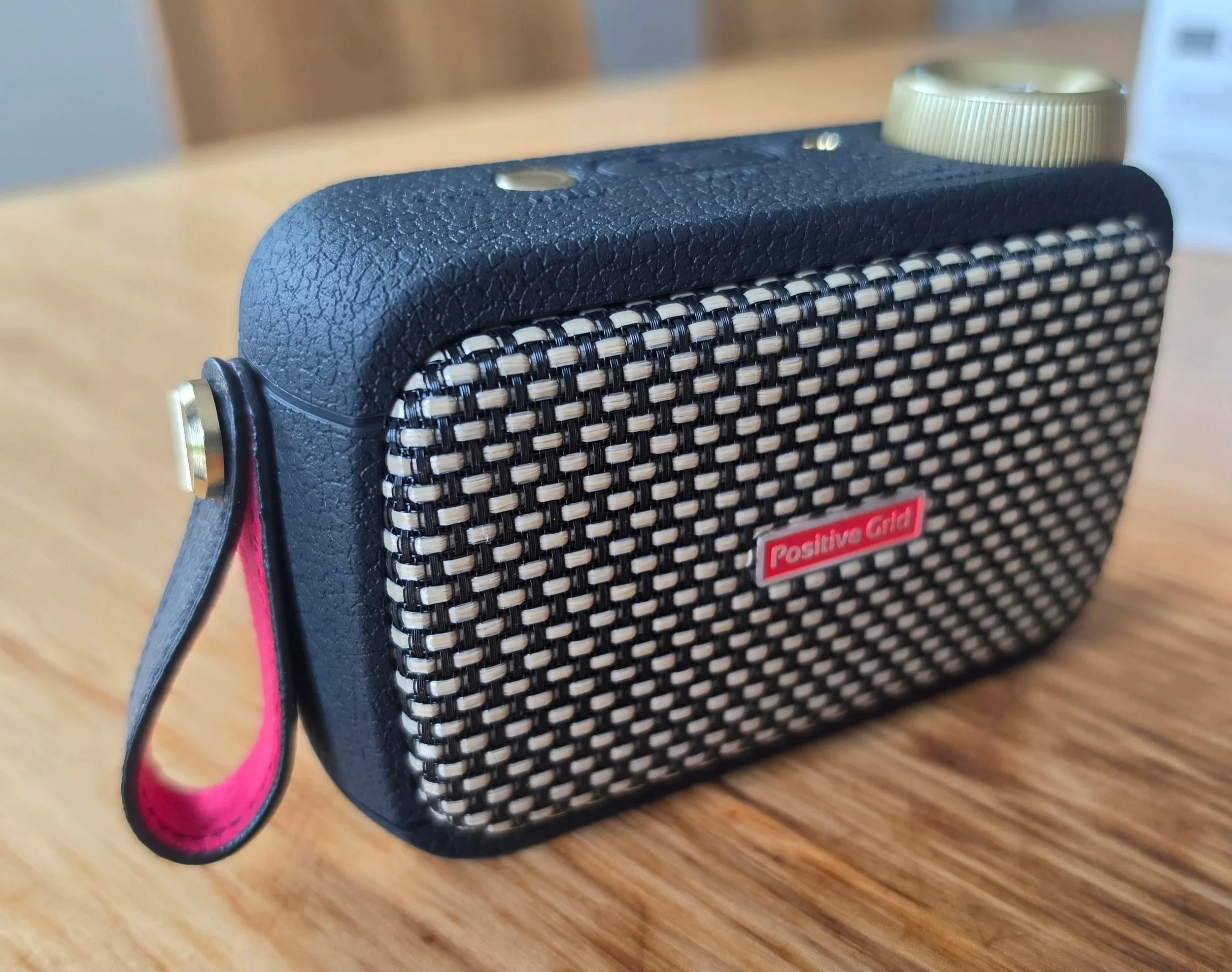 その他 Positive Grid / Spark GO Positive Grid Spark GO Review: A Tiny Guitar Amp That Doubles as a