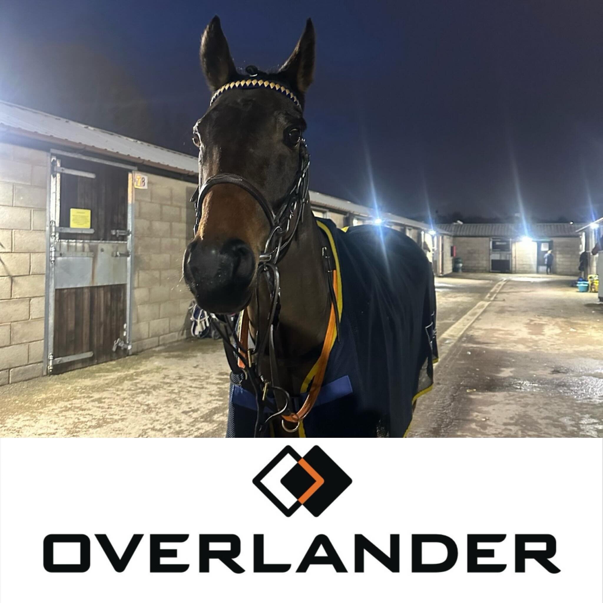 A night @wolvesraces 

8.30 Moondial lines up for The Katie Scott Racing Partnership under Phil Dennis.

Good Luck Everyone 
🍀🍀🍀

@overlandervehicles 🚚🚛