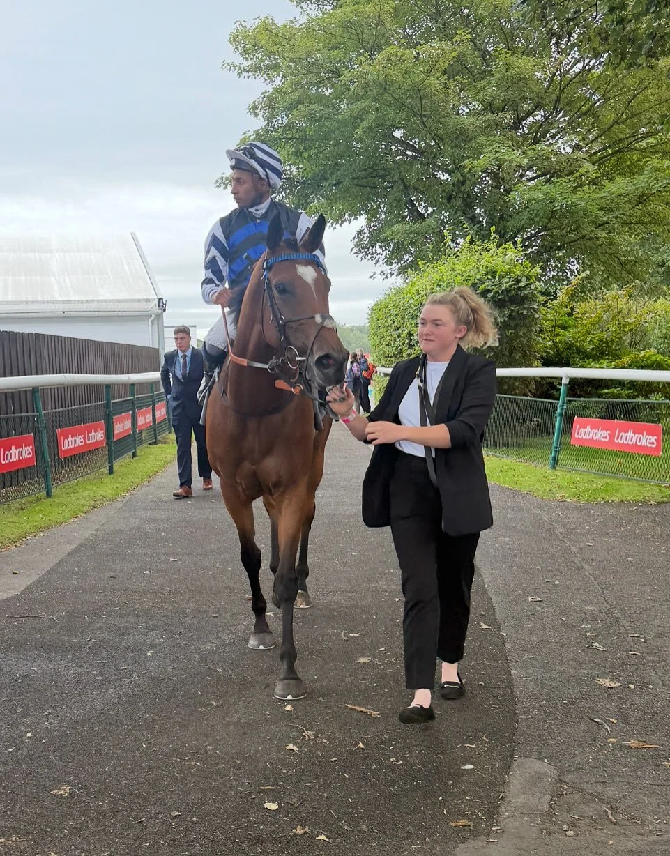 Yesterday 

Orbital Chime 11th
Epidavros 🥉 
Cooperation 5th 

Competitive days racing, all ran with credit with Roz being the star of the day with another consistent run in 3rd.

Beautifully turned out by the girls to 🌟