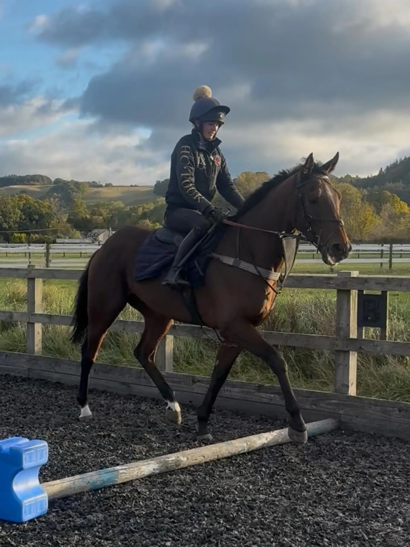 Falaise Blanc and Daisy this morning 🏇🏼