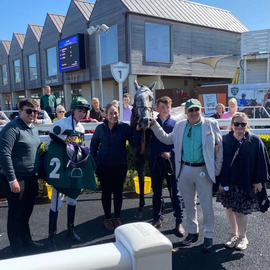 WINNER

Naana&rsquo;s Shadow scores in style for Summerstorm Bloodstock Ltd/ @five_star_racing_ in the hands of Darragh Keenan 

Cracking and fast filly very well bought by her owners.

🌟🌟🌟

Cotai Starlight a nice 5th and won BTO, she will now hea