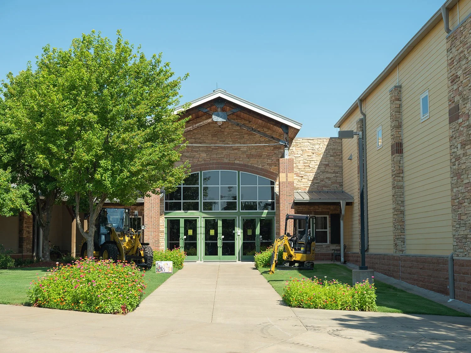 Whether you are looking to build a new worship room or a new building for your non-profit, we've got you covered. 