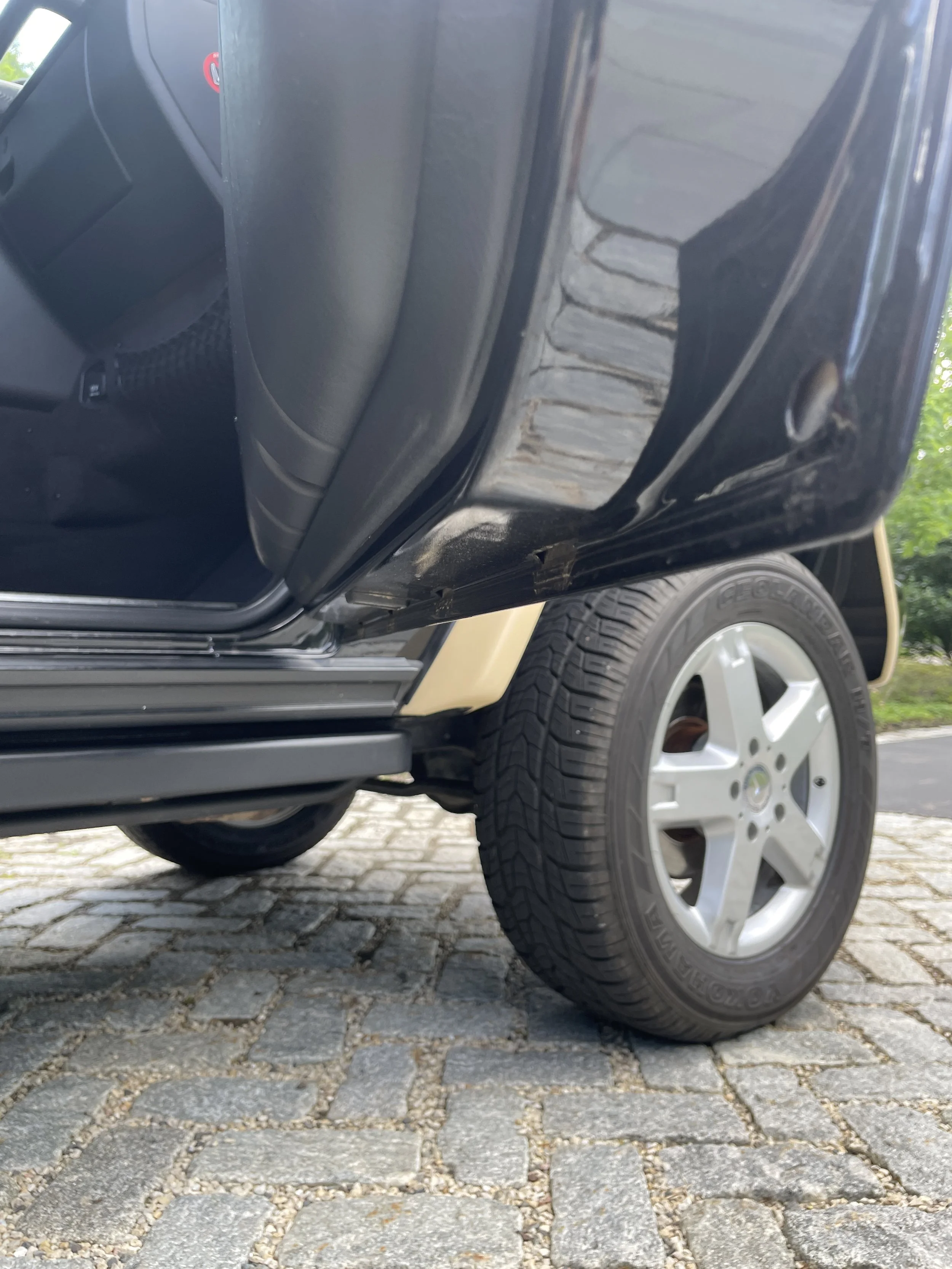 215 PS Front Door Bottom.JPG
