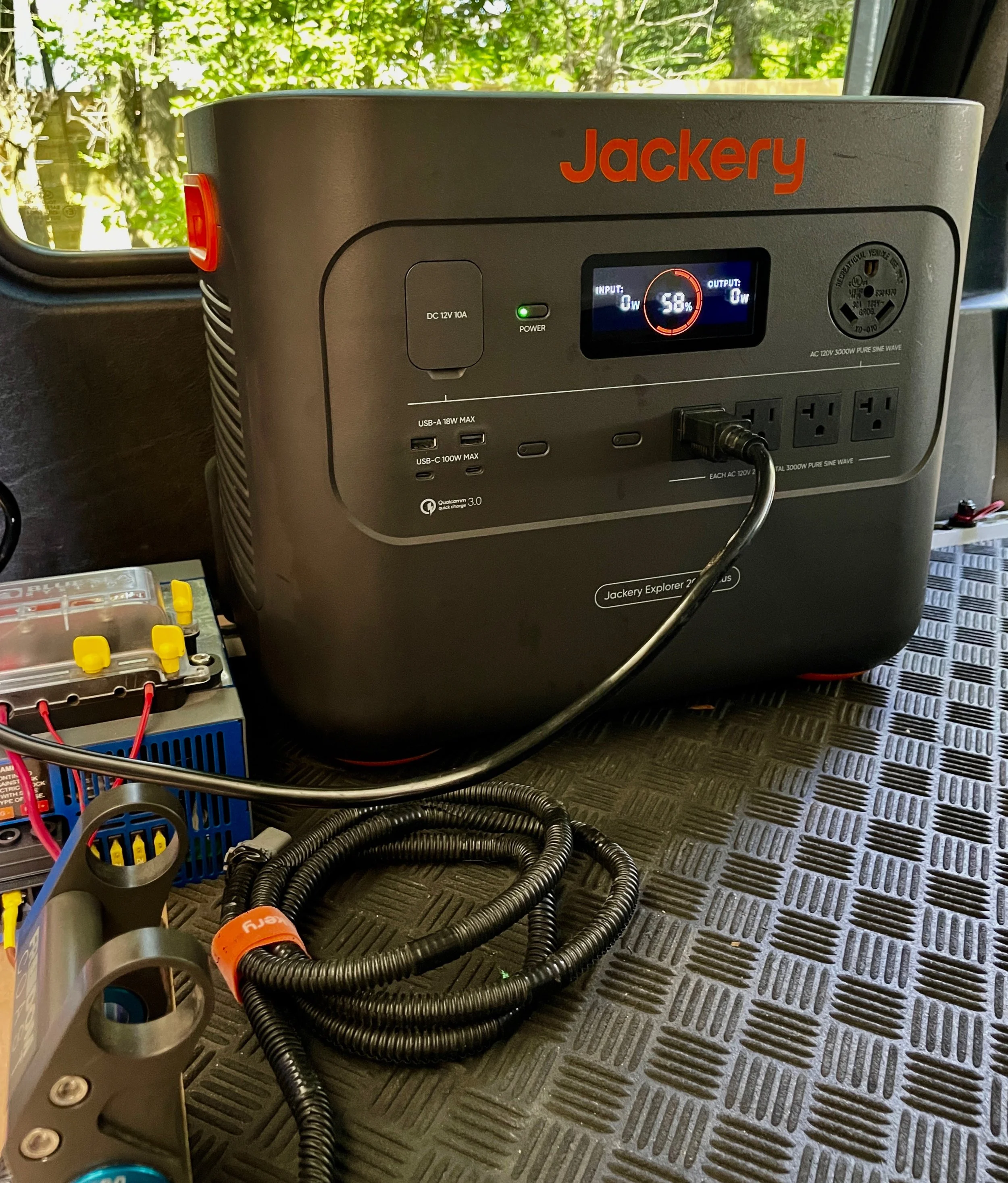 633 Jackery.jpeg