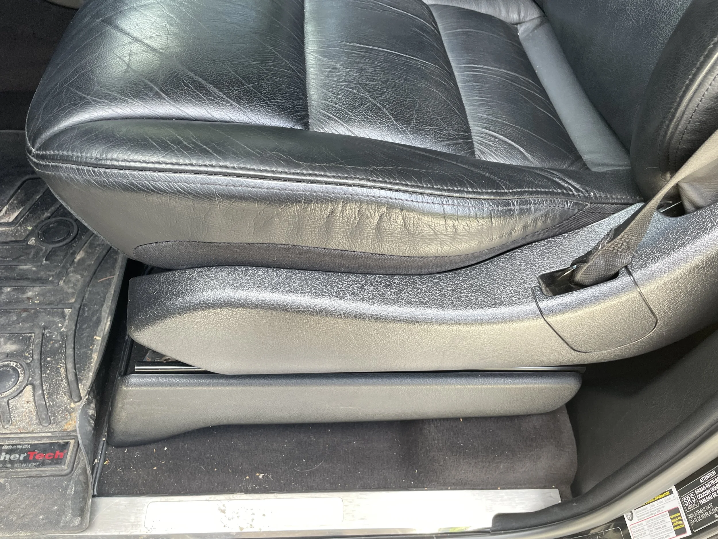 349 DS Seat Side Plastic.JPG