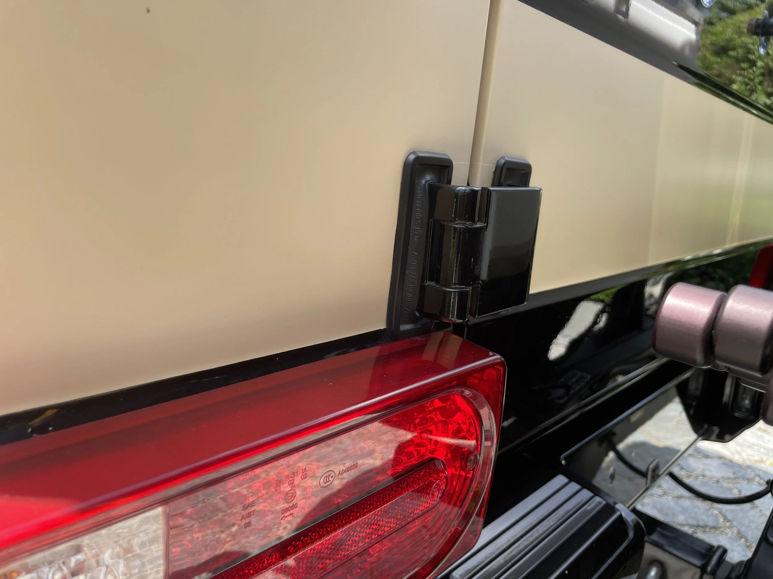 120 Rear Hinge.JPG