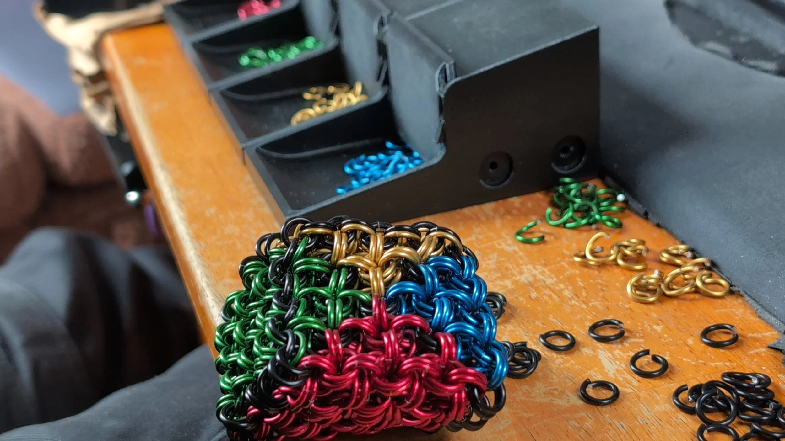 Chain Mail Juggling Cubes