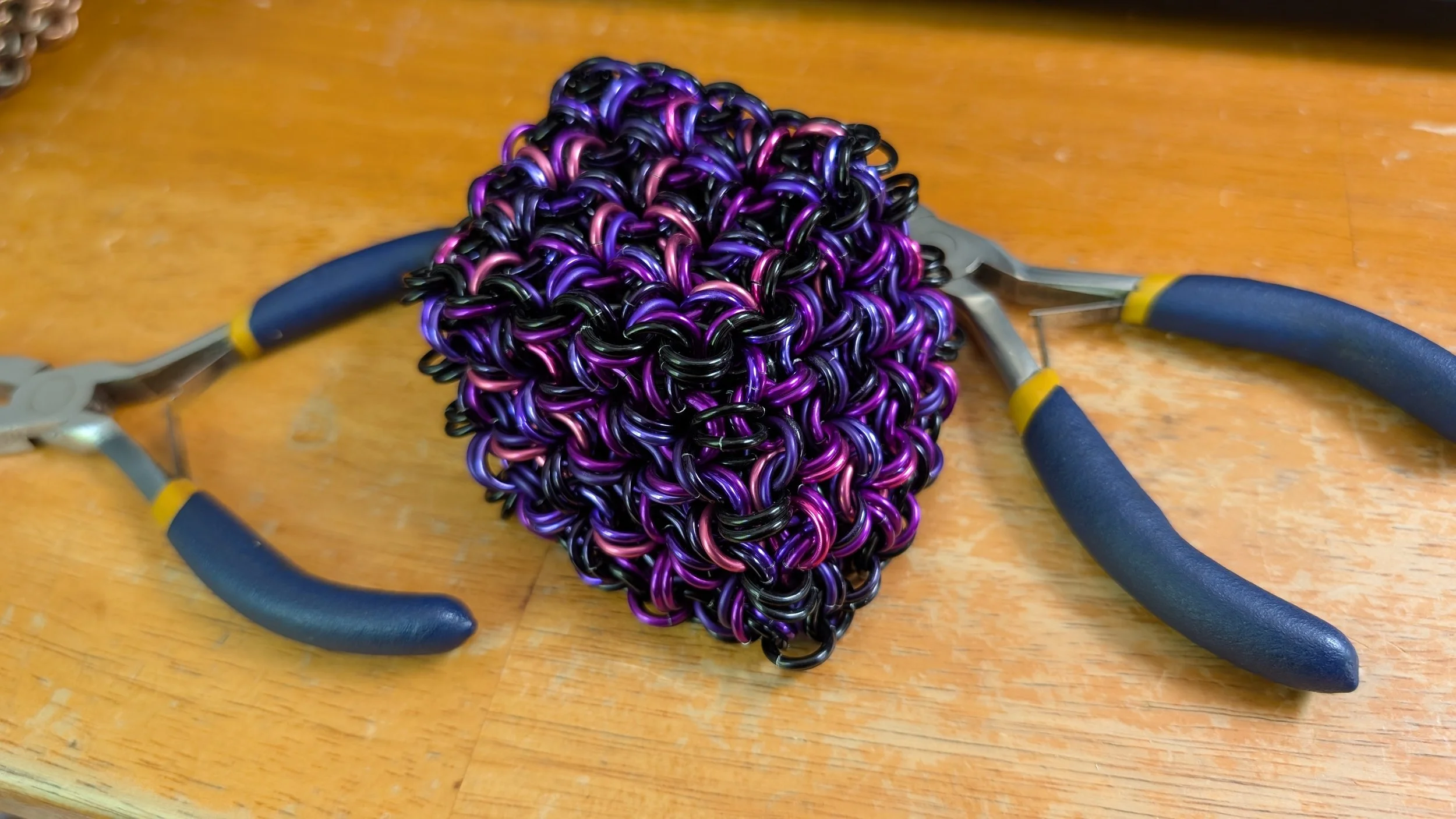 Purple Chain Mail Confetti Cube