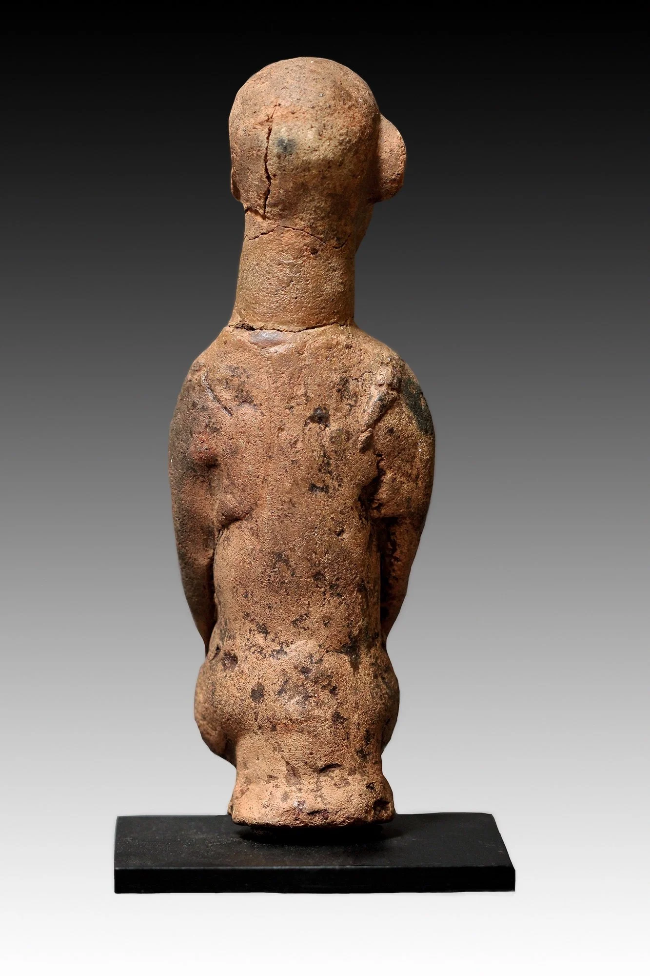 Koma terracotta figure, back view, ancient clay figures from Ghana.  www.gallerytribalart.com