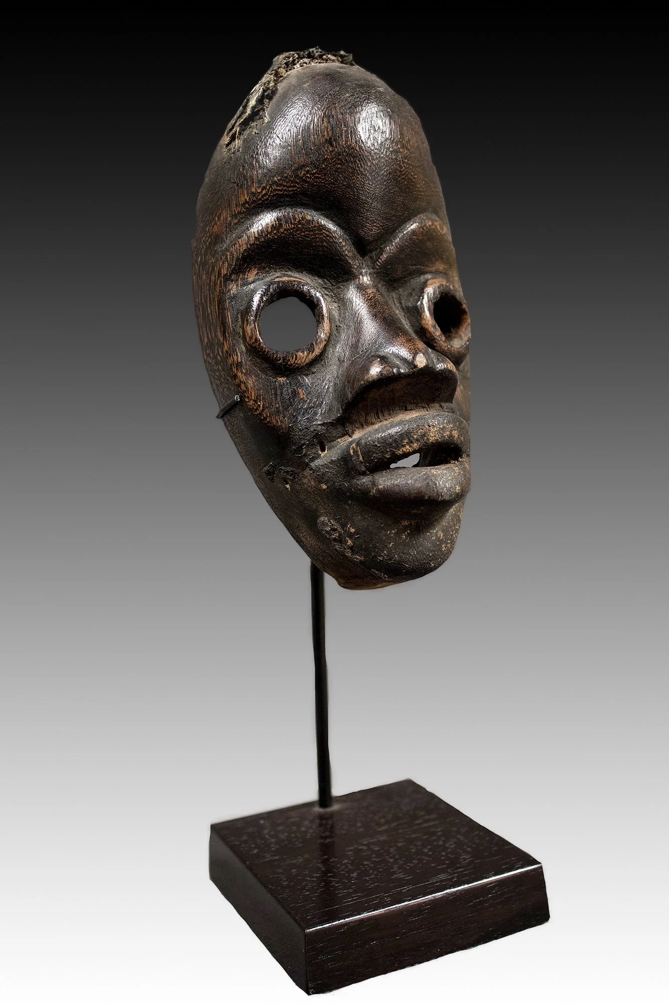 Dan mask, Ivory Coast, African antique masks for collectors.  www.gallerytribalart.com