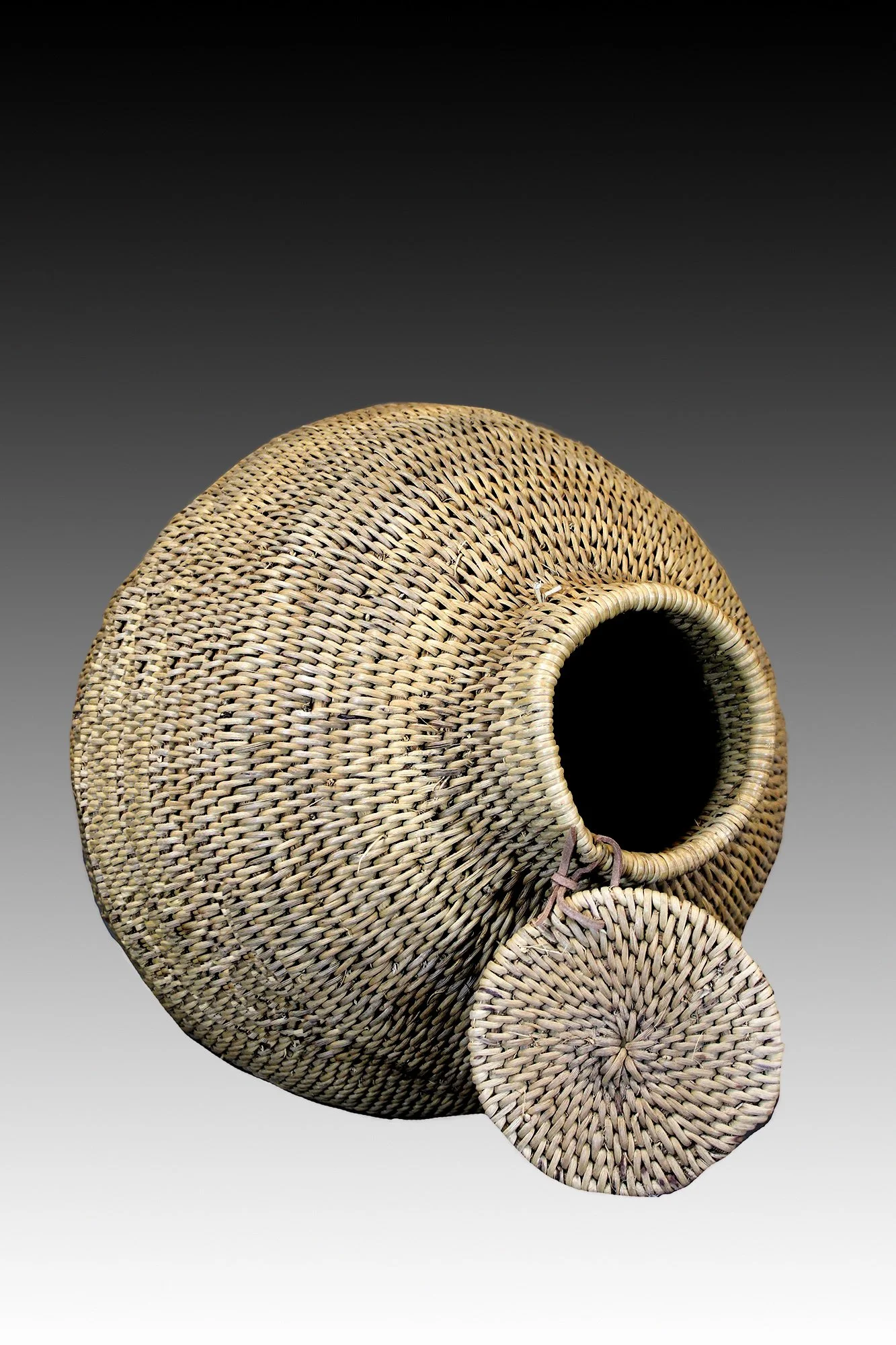 Buhera basket, side view, Collected in Zimbabwe in the early 1990’s