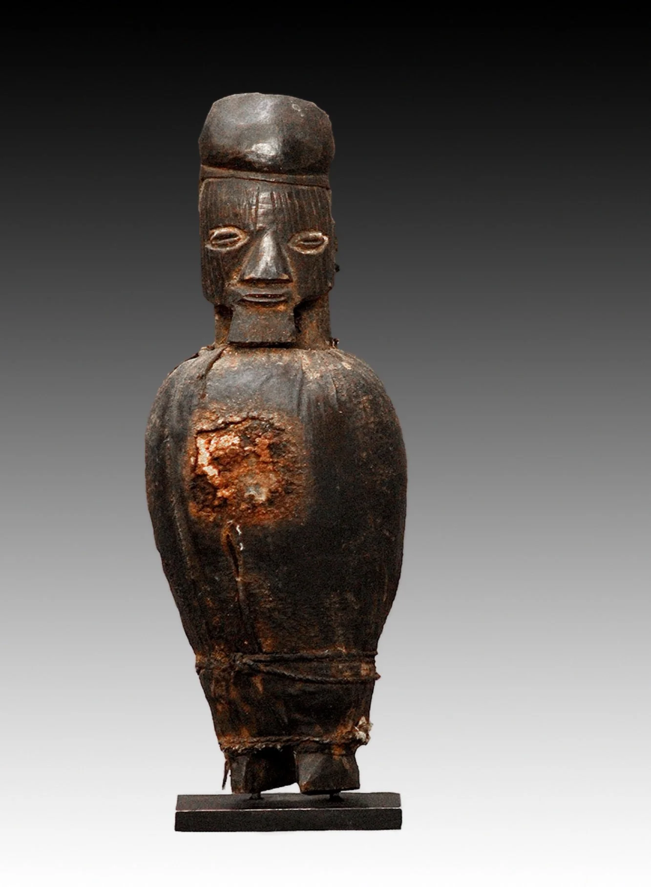 Teke figure  is a magical charm used by a ritual specialist in divination, for protection against sorcery.  www.gallerytribalart.com