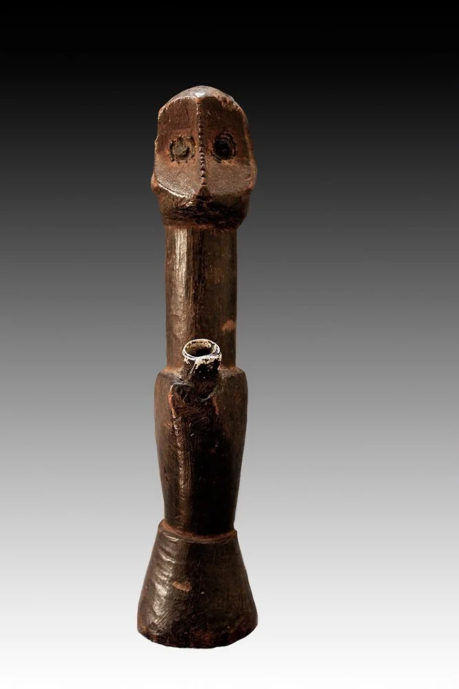 Ngbaka pipe figure with metal bowl where metal pipe stem attached.  www.gallerytribalart.com